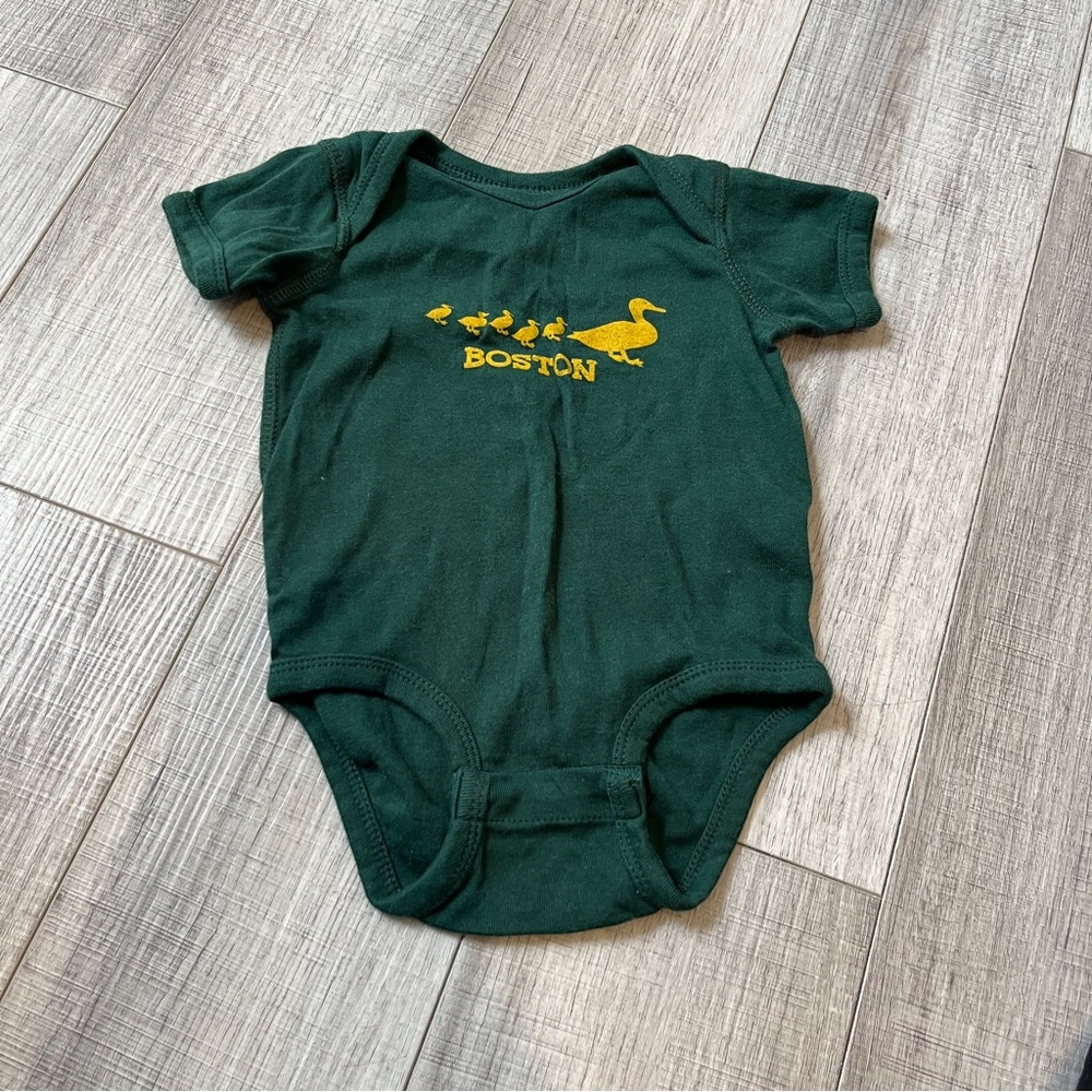 Boston Forest Green Ducklings Short Sleeve Onesie minimalist travel 12 months